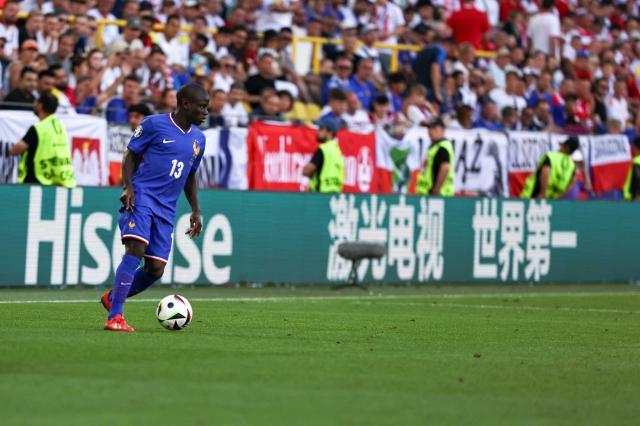 开云体育下载app-【欧洲杯】莱万点射摧毁姆总首球，D2法国落死亡半区